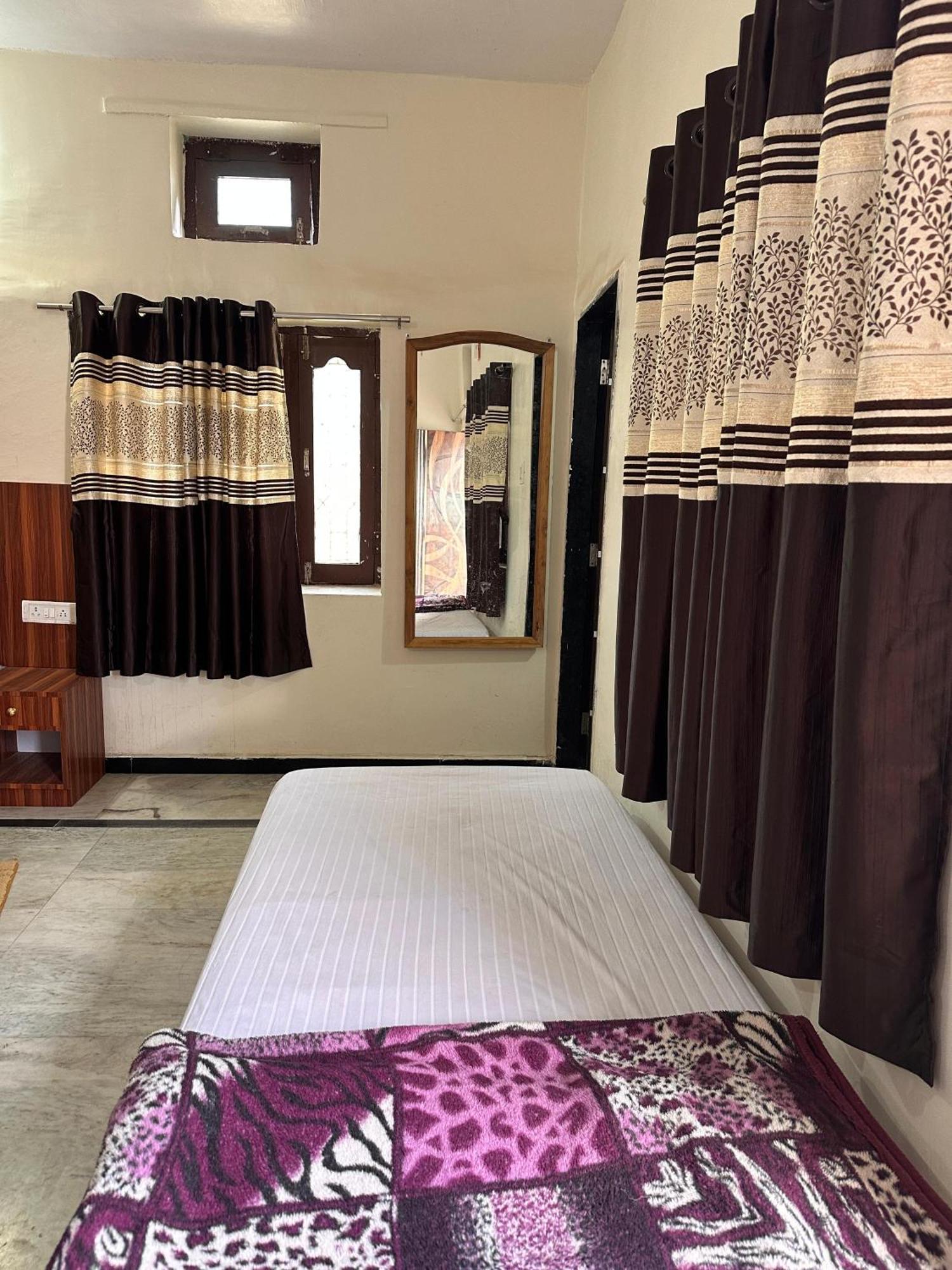 Laxmanji Villas Mount Abu Exterior photo
